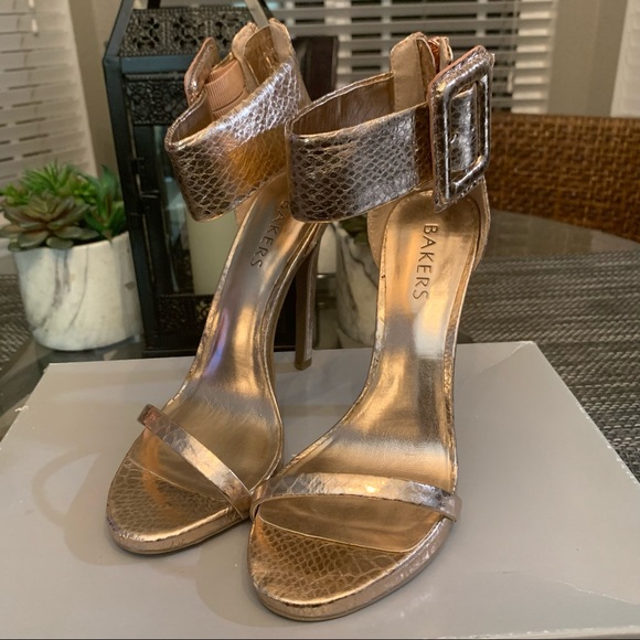 NEW! Bakers Rose Gold Metallic Croc Snake Animal Heels with Ankle Strap & Buckle - Picture 2 of 4